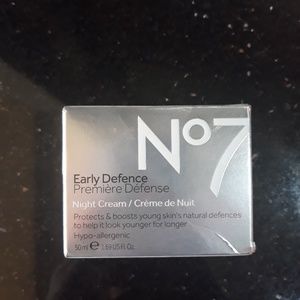 No7 early Defence night cream